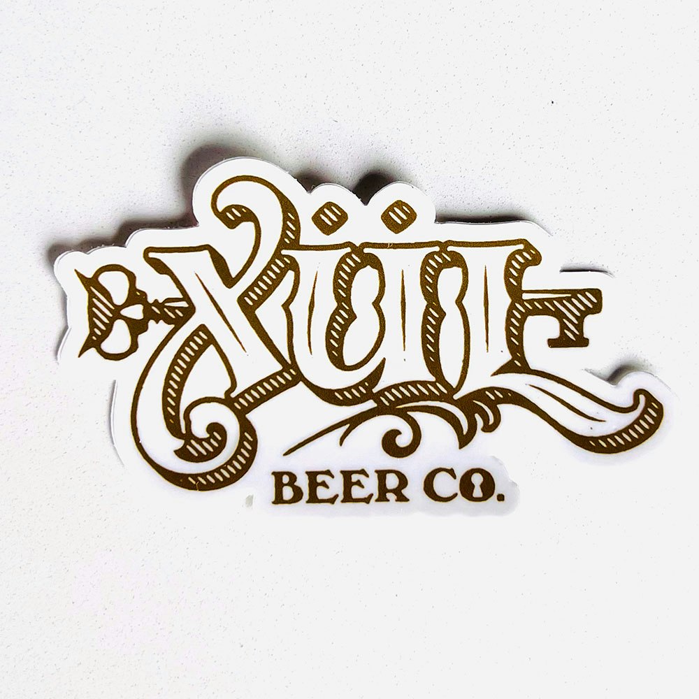 single classic logo sticker in white & gold