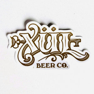 single classic logo sticker in white & gold